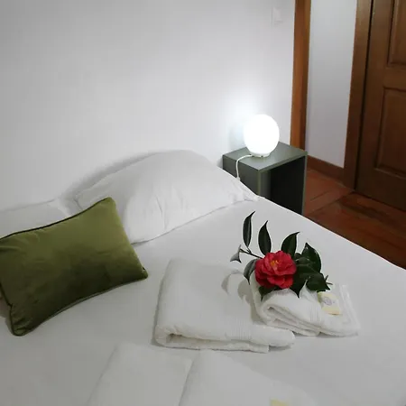 Santa Comba Garden Cottage, Cleaning Included Ferienhaus